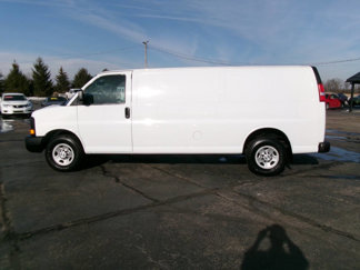 Used 2016 Chevrolet Express 3500 Extended image 1