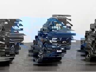 Certified 2025 Volvo XC40 B5 Core image 1