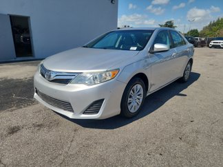 Used 2013 Toyota Camry LE image 1