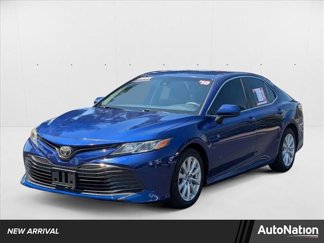Used 2018 Toyota Camry LE image 1