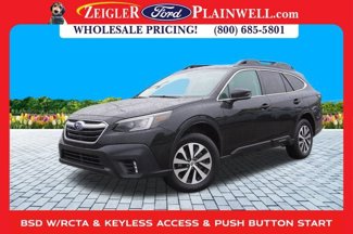 Used 2022 Subaru Outback Premium image 1