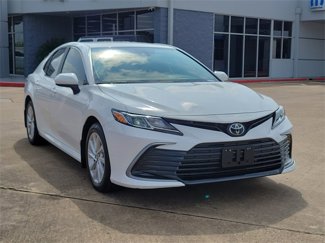 Used 2024 Toyota Camry LE image 1