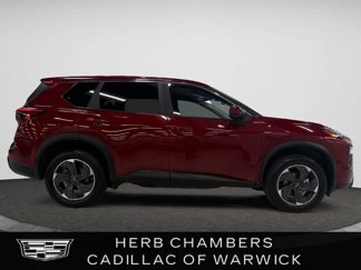 Used 2024 Nissan Rogue SV image 1