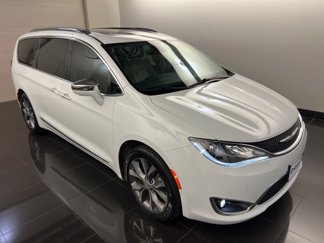 Used 2018 Chrysler Pacifica Limited w/ Tire & Wheel Group image 1