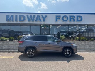 Used 2019 Toyota Highlander XLE image 1