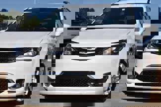 Used 2020 Chrysler Pacifica Touring-L image 1