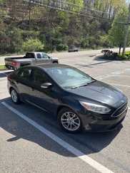 Used 2015 Ford Focus SE image 1