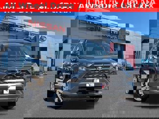 Used 2019 Toyota RAV4 LE image 1