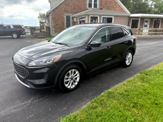 Used 2021 Ford Escape SE image 1