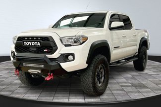Used 2022 Toyota Tacoma TRD Off-Road image 1