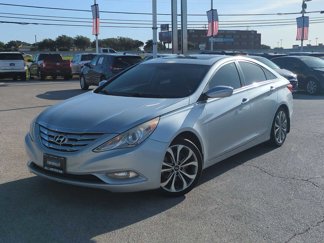 Used 2013 Hyundai Sonata SE w/ Navigation & Sunroof Pkg image 1