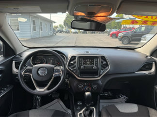 Used 2015 Jeep Cherokee Sport image 1
