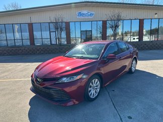 Used 2020 Toyota Camry LE image 1