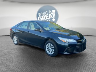 Used 2017 Toyota Camry LE image 1