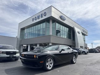 Used 2023 Dodge Challenger SXT image 1