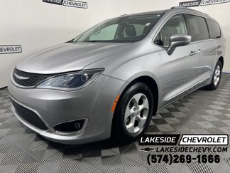 Used 2017 Chrysler Pacifica Touring-L Plus image 1