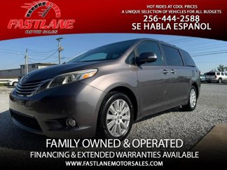Used 2015 Toyota Sienna AWD image 1
