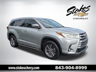 Used 2017 Toyota Highlander XLE image 1