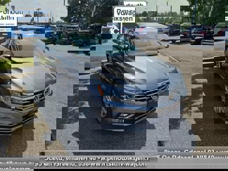 Used 2017 Volkswagen Passat 1.8T SEL Premium image 1