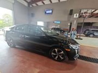Used 2018 Honda Civic Touring image 1