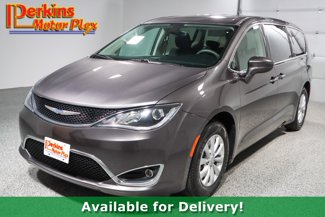 Used 2018 Chrysler Pacifica Touring Plus image 1