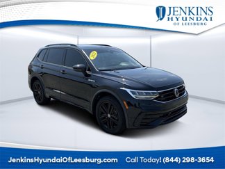 Used 2022 Volkswagen Tiguan SE R-Line image 1