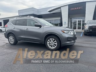 Used 2017 Nissan Rogue SV image 1
