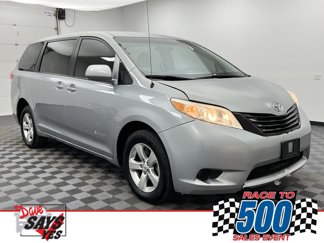 Used 2014 Toyota Sienna L image 1