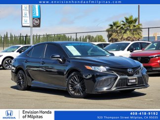 Used 2022 Toyota Camry SE image 1
