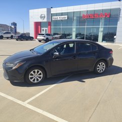 Used 2022 Toyota Corolla LE image 1