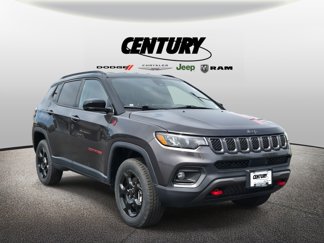 Used 2024 Jeep Compass Trailhawk image 1