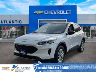 Used 2022 Ford Escape SE w/ Cold Weather Package image 1