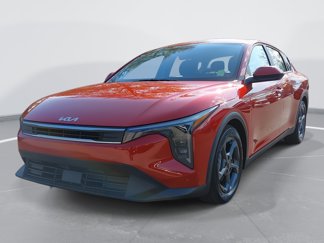 New 2025 Kia K4 LXS image 1
