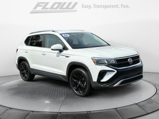 Certified 2022 Volkswagen Taos SE image 1