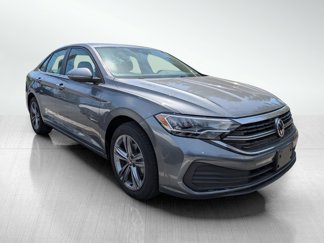 Used 2024 Volkswagen Jetta SE image 1