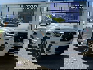 Certified 2022 Volvo XC60 B5 Momentum w/ Protection Package Premier image 1