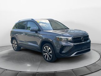 Used 2022 Volkswagen Taos SE image 1