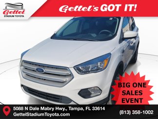 Used 2019 Ford Escape SE image 1