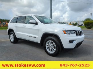 Used 2019 Jeep Grand Cherokee Laredo image 1