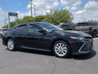 Used 2022 Toyota Camry LE image 1