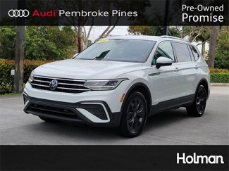 Used 2022 Volkswagen Tiguan SE image 1