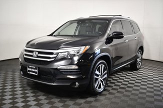 Used 2017 Honda Pilot Touring image 1