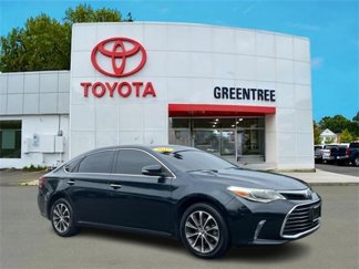 Used 2017 Toyota Avalon XLE Premium image 1