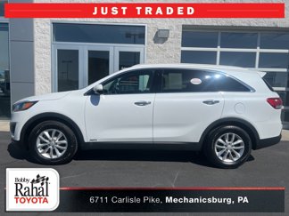 Used 2017 Kia Sorento LX w/ LX Convenience Package image 1