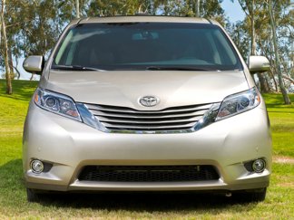 Used 2015 Toyota Sienna LE image 1