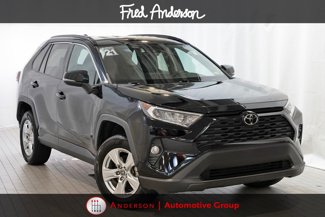 Used 2021 Toyota RAV4 XLE image 1