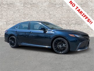 Used 2021 Toyota Camry XSE image 1