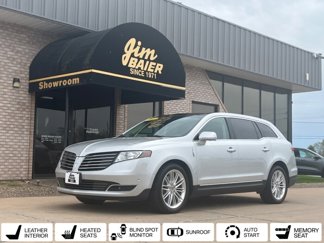 Used 2019 Lincoln MKT AWD image 1