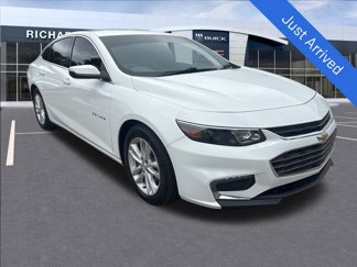 Used 2017 Chevrolet Malibu LT image 1