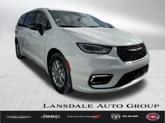 New 2025 Chrysler Pacifica Select image 1